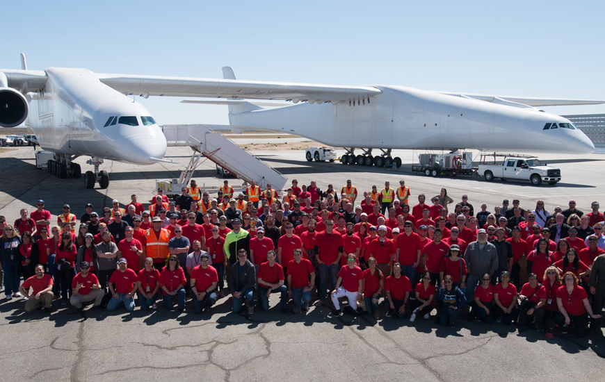 Il team di Scaled Composites e lo Stratolaunch